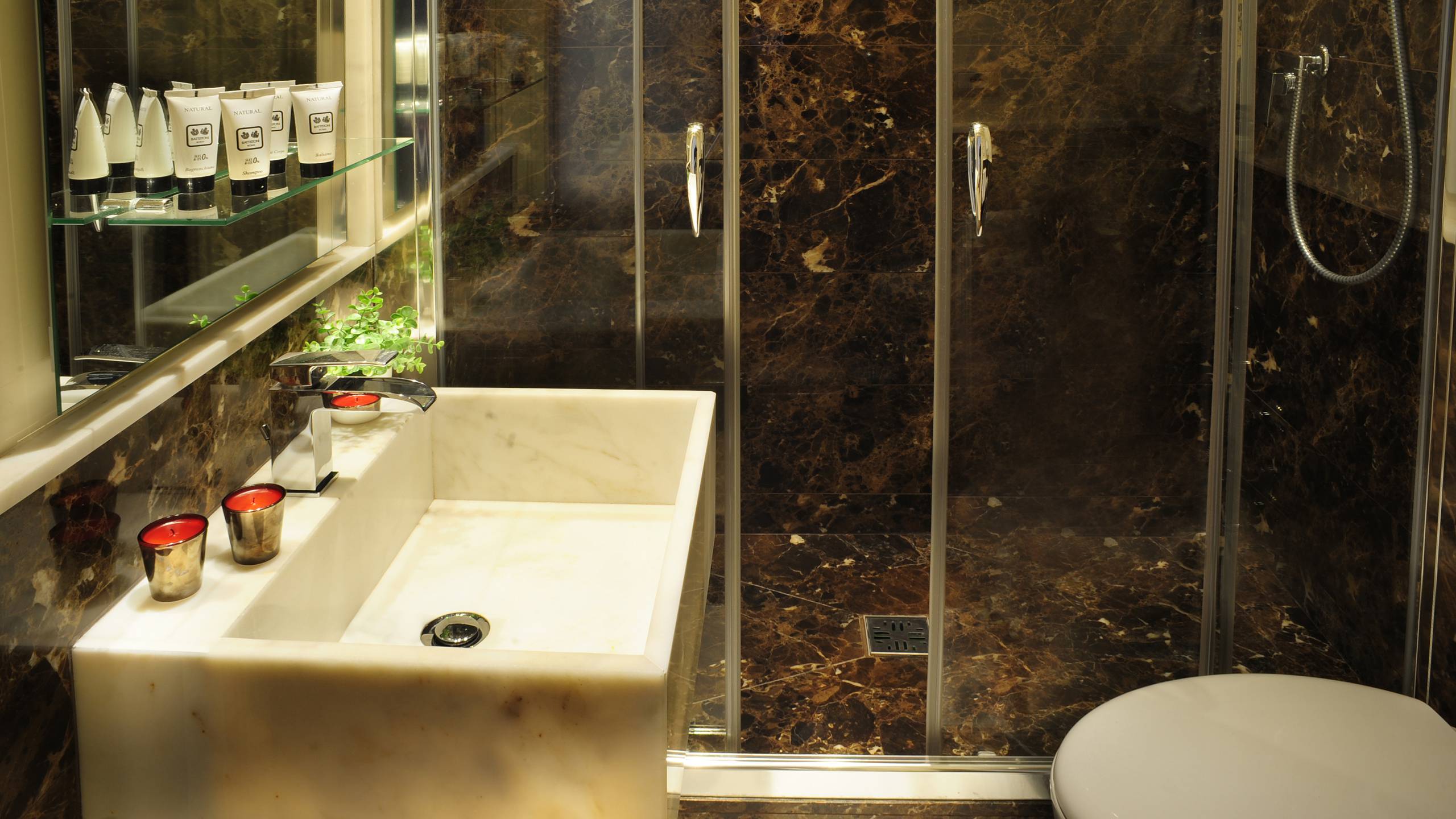 Nerva-Boutique-Hotel-bathroom-8